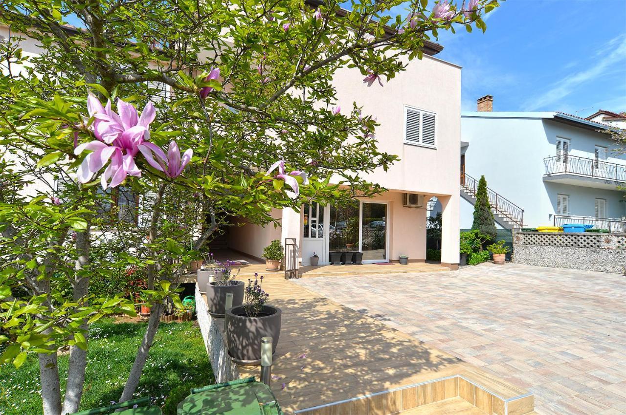 פורץ Apartments Milka 2074 מראה חיצוני תמונה