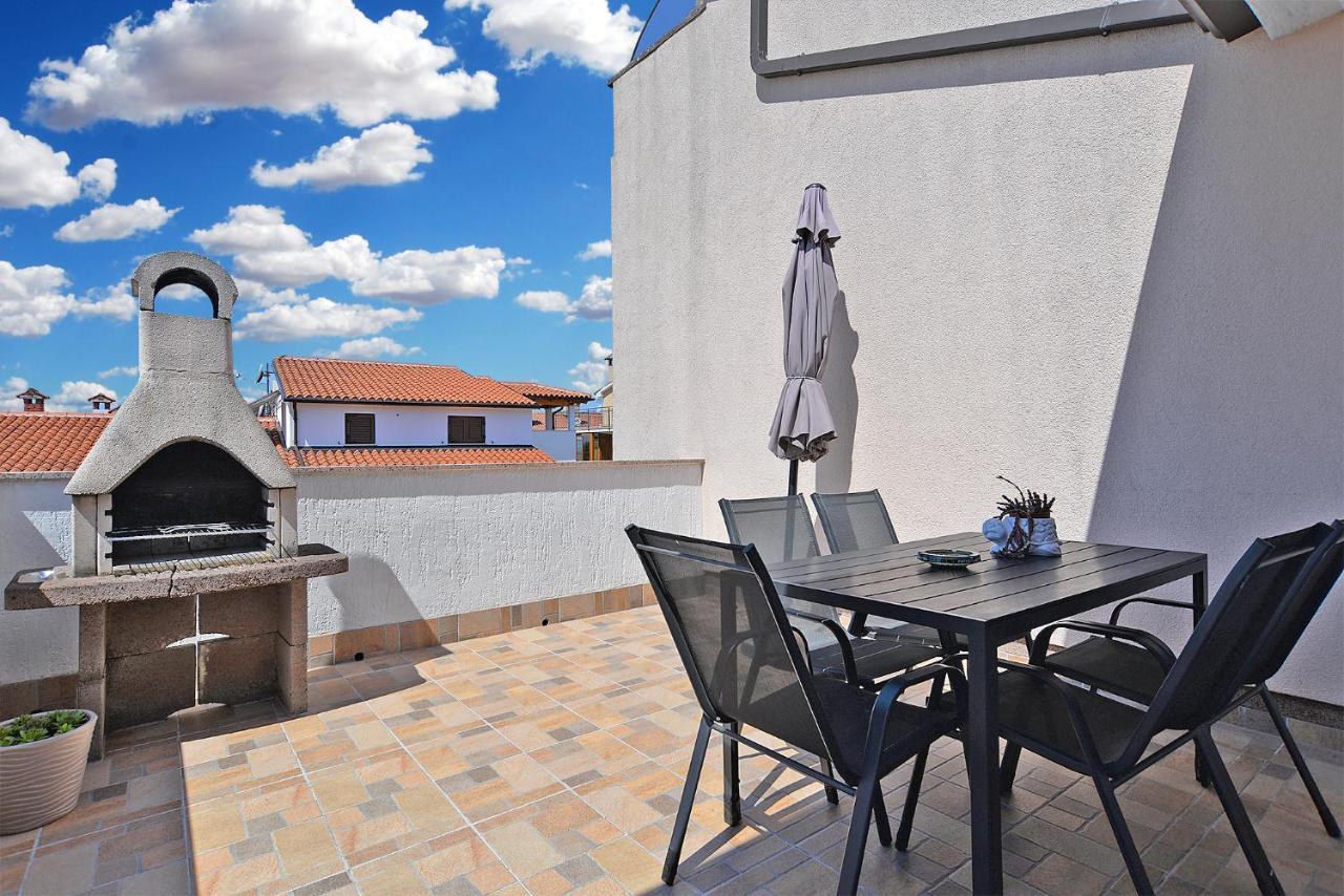 פורץ Apartments Milka 2074 מראה חיצוני תמונה