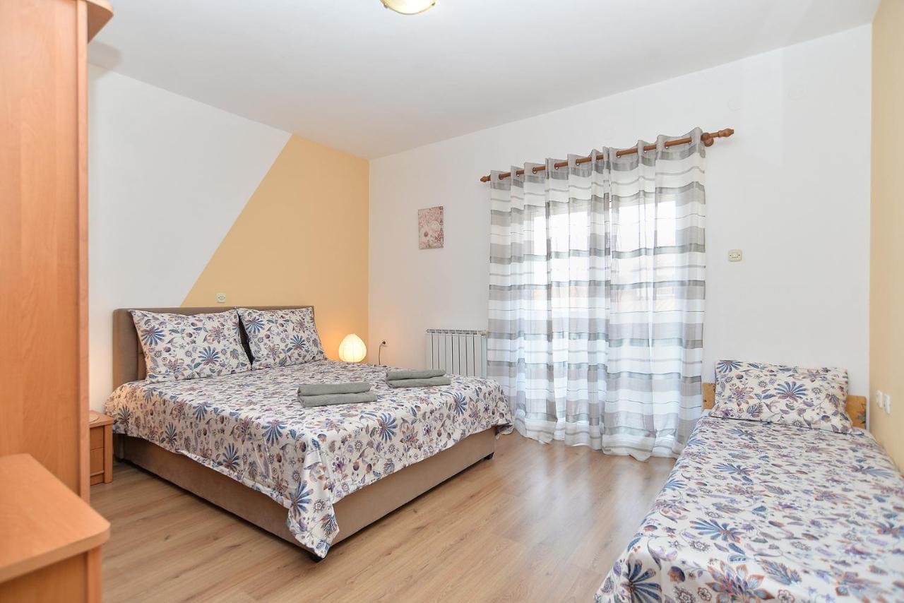 פורץ Apartments Milka 2074 מראה חיצוני תמונה