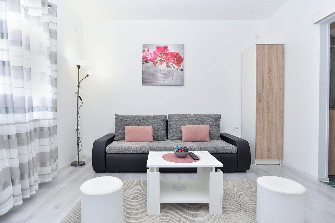 פורץ Apartments Milka 2074 מראה חיצוני תמונה