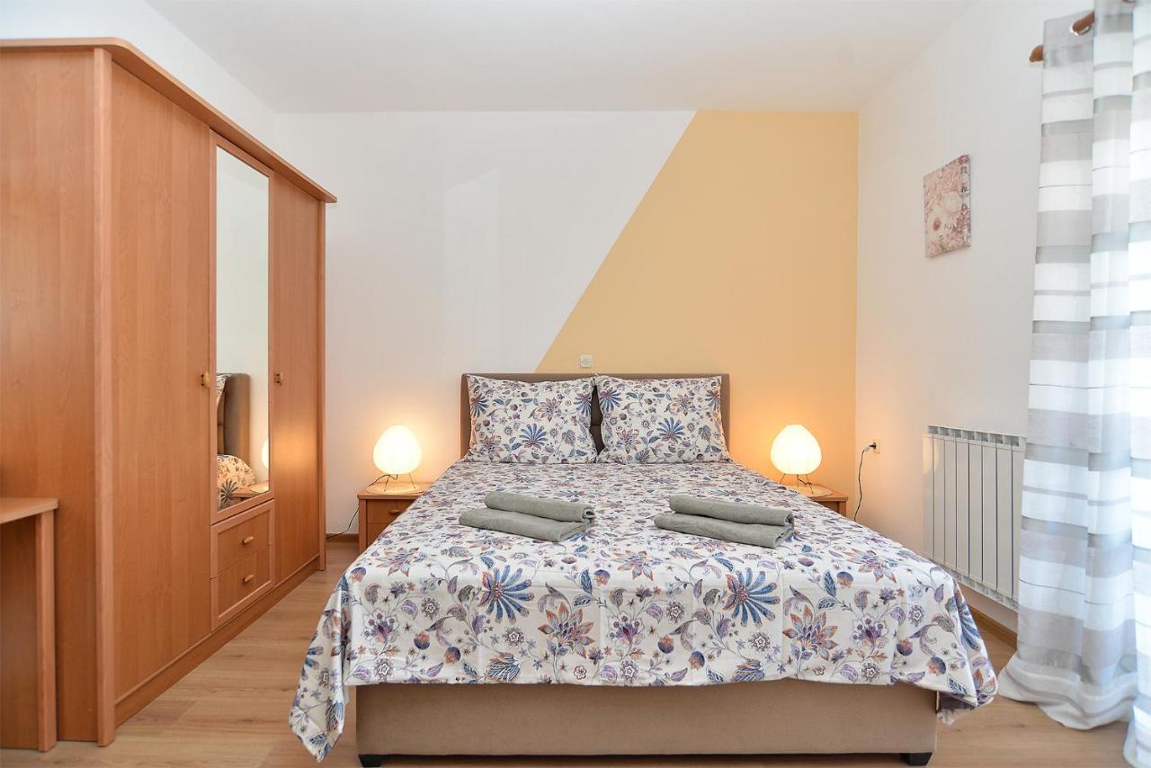 פורץ Apartments Milka 2074 מראה חיצוני תמונה